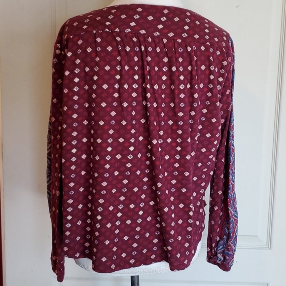 🍎2 Items/$12 LUCKY BRAND Soft Stretch button cuff shirt in size Large - Picture 2 of 7